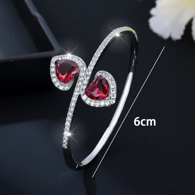 Luxurious Women’s Bangle In Gold Electroplated Copper With Zircon Inlay