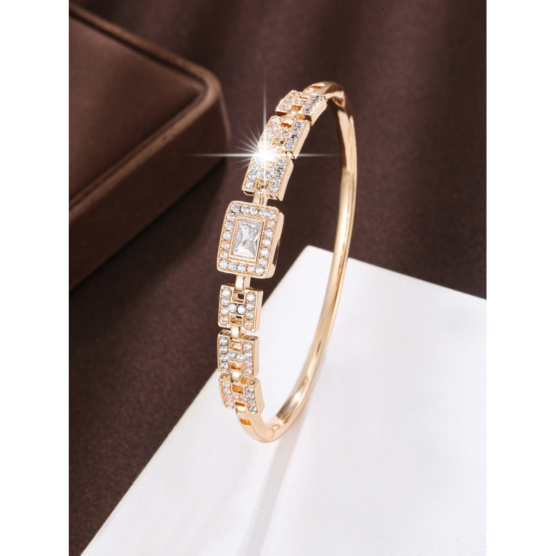 Simple Style Geometric Inlay Bangle In Copper With Zircon, Electroplated Gold Plating Process