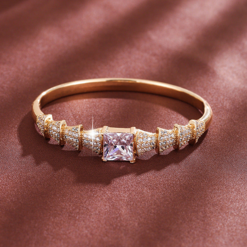 Luxurious Women’s Copper Bangle With Electroplated Gold Plating And Zircon Inlay