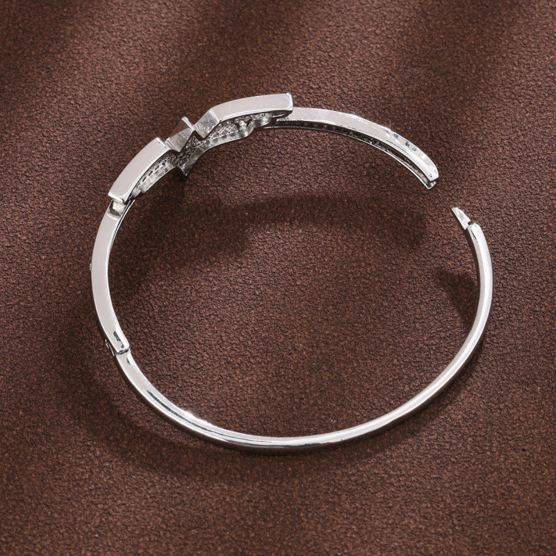 Exaggerated Bird Inlay Bangle In Copper With Zircon Electroplated Gold Plating Process