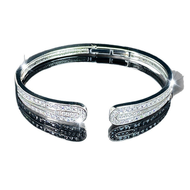 Women’s Electroplated Copper Bangle With Zircon Inlay, Featuring Elegant Gold Finish