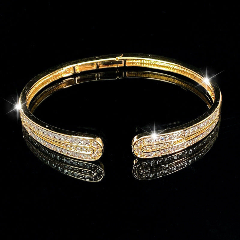 Women’s Electroplated Copper Bangle With Zircon Inlay, Featuring Elegant Gold Finish