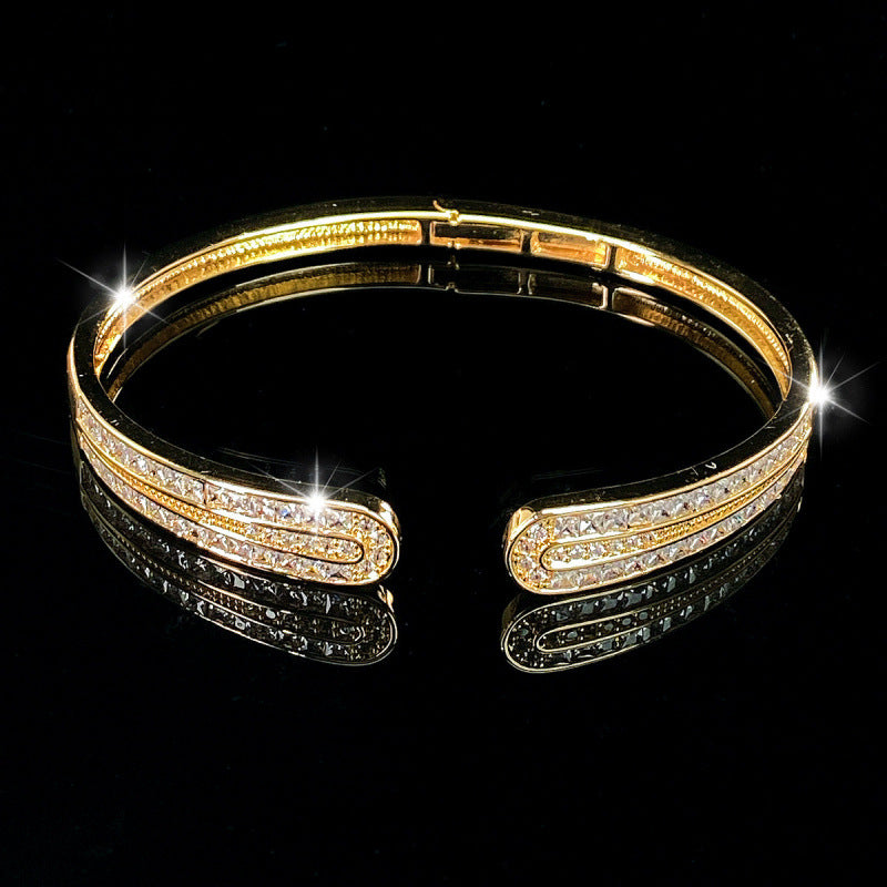 Women’s Electroplated Copper Bangle With Zircon Inlay, Featuring Elegant Gold Finish