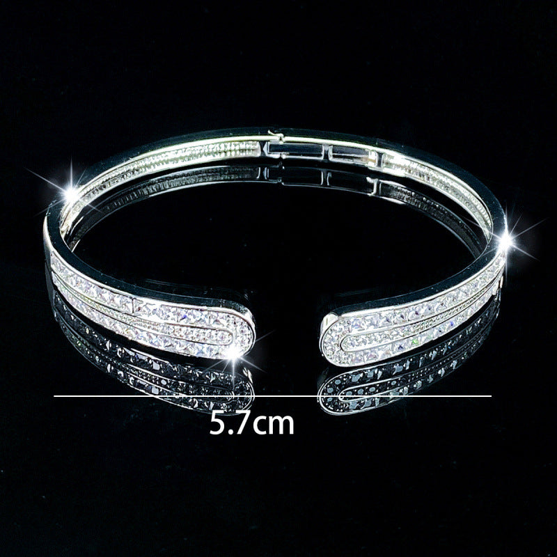 Women’s Electroplated Copper Bangle With Zircon Inlay, Featuring Elegant Gold Finish