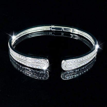 Women’s Electroplated Copper Bangle With Zircon Inlay, Featuring Elegant Gold Finish