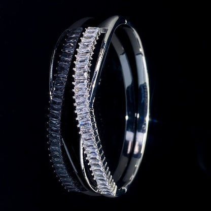 Simple Style Curve Copper Bangle With Zirconia Inlay For Women