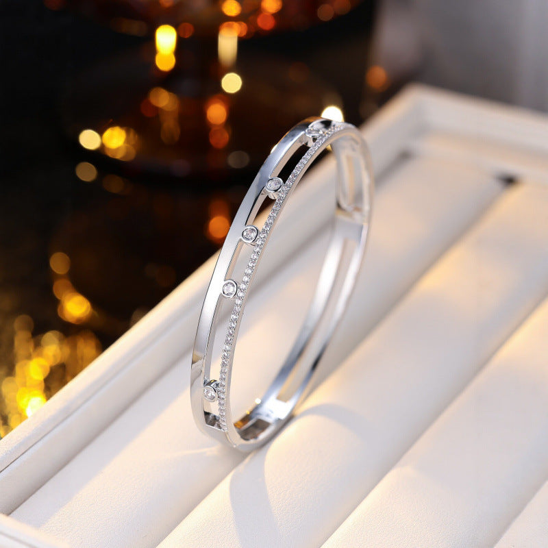 Simple Style Copper Bangle For Women With Zircon Inlay Featuring Elegant Lines Design