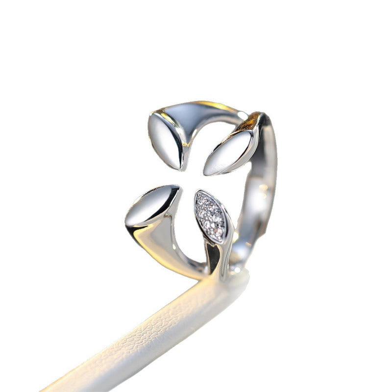 Women’s Open Copper Ring With Zircon Inlay Featuring A Floral Pattern In Gold, Perfect For Spring