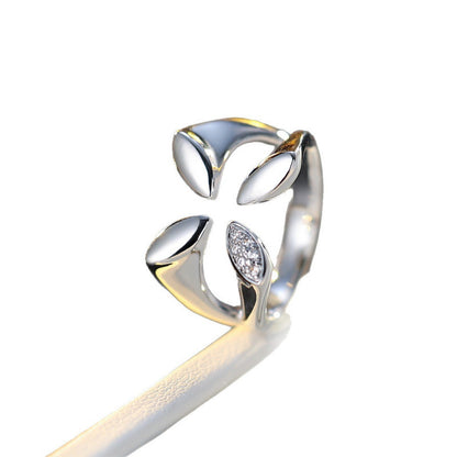 Women’s Open Copper Ring With Zircon Inlay Featuring A Floral Pattern In Gold, Perfect For Spring