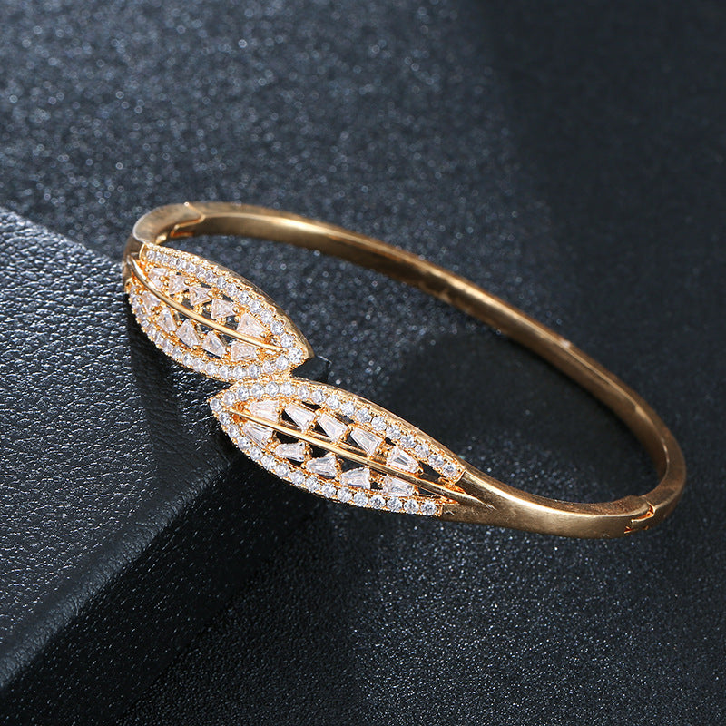 Leaves Pattern Copper Bangle With Real Gold Electroplated Finish In Elegant Gold, 1 Set