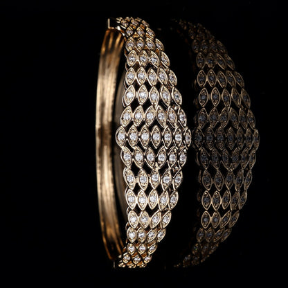 Luxurious Grid Pattern Copper Bangle For Women With Gold Electroplated Finish