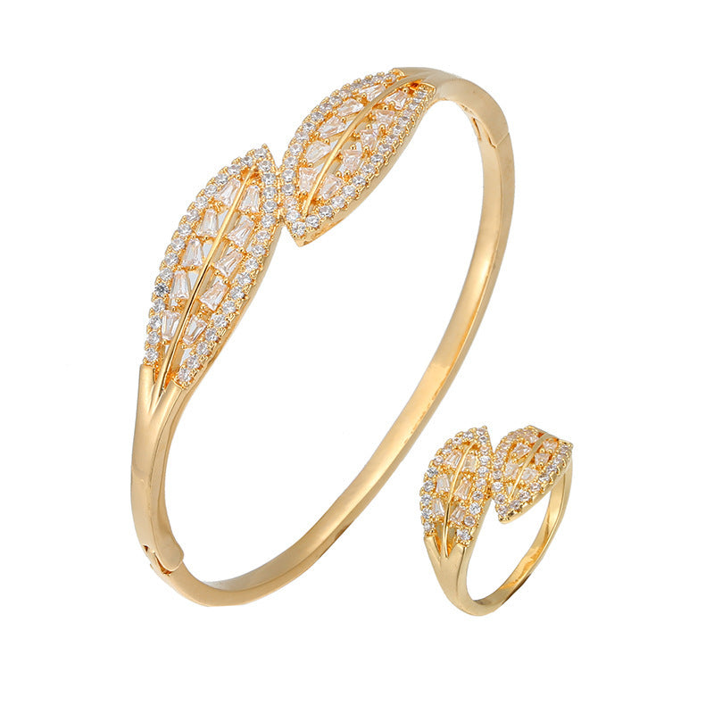 Leaves Pattern Copper Bangle With Real Gold Electroplated Finish In Elegant Gold, 1 Set