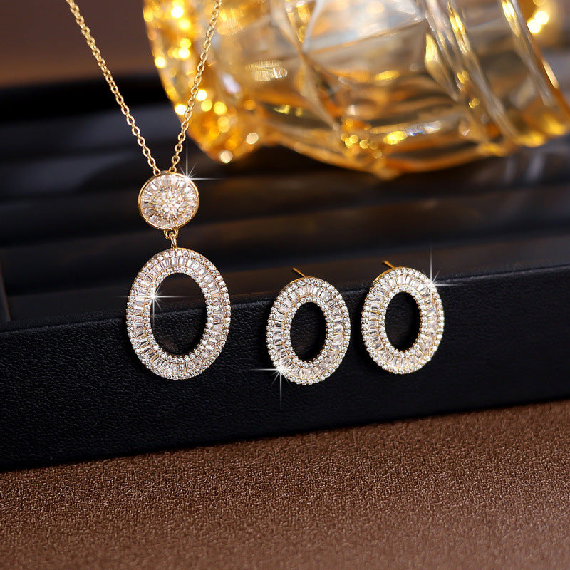 Hip-Hop Circle Jewelry Set For Women In Platinum Plated Copper With Zircon Inlay And Cable Chain