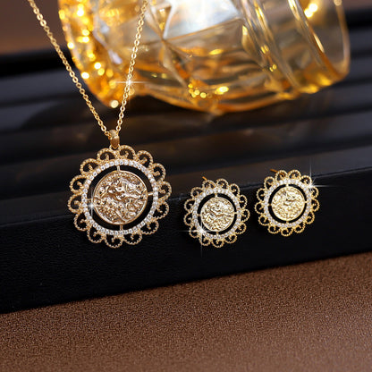 Retro Sunflower Necklace For Women In Platinum Plated Copper With Zircon Inlay