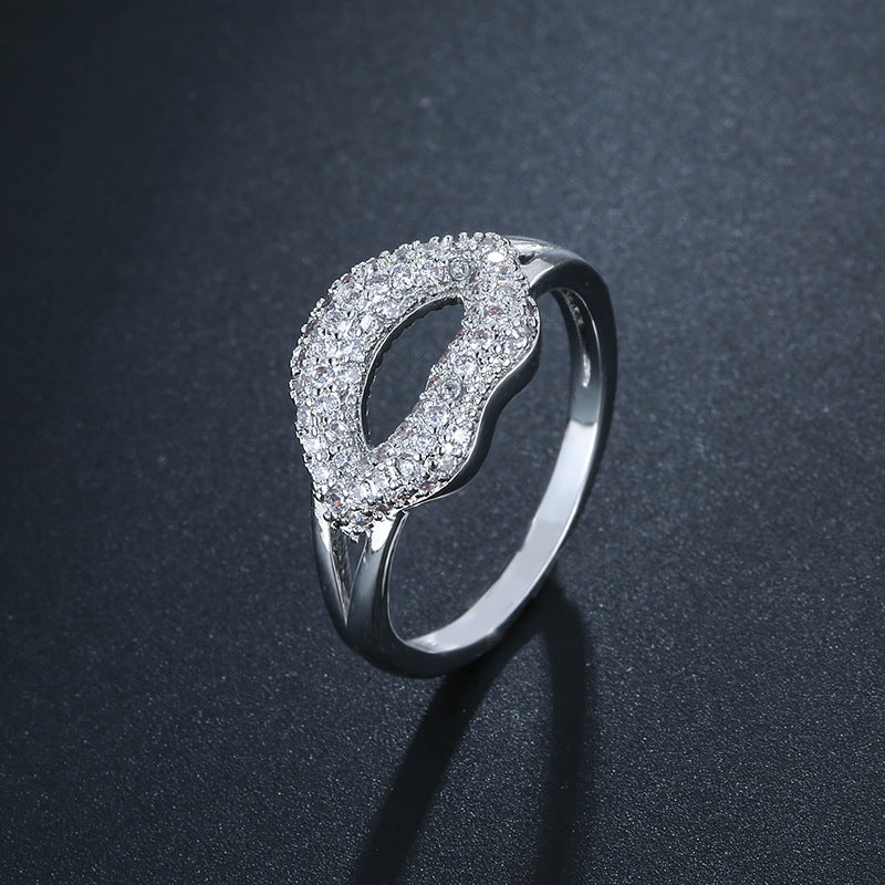 Women’s Lips Ring In Electroplated Copper With White Zircon Inlay, Stylish And Elegant Jewelry