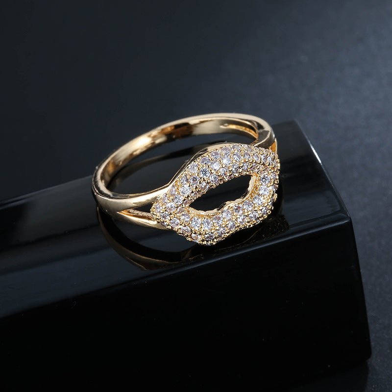 Women’s Lips Ring In Electroplated Copper With White Zircon Inlay, Stylish And Elegant Jewelry