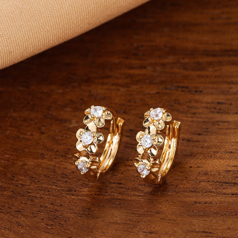 Sweet Flowers Hoop Earrings For Women In Electroplated Copper With Zircon Inlay