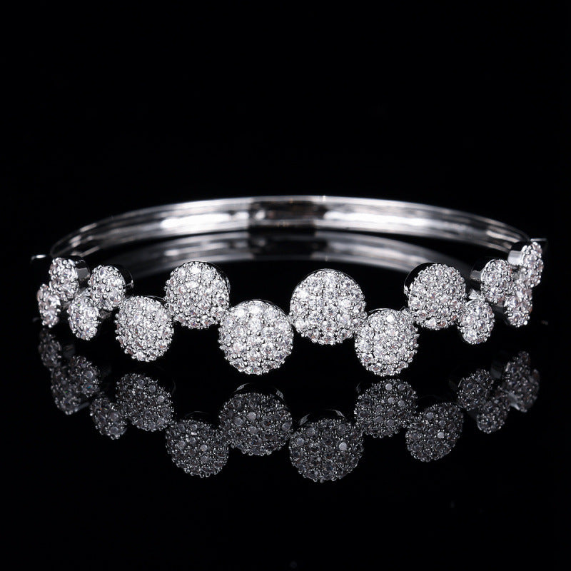 Luxurious Round Copper Bracelet For Women With Zircon Inlay In Silver