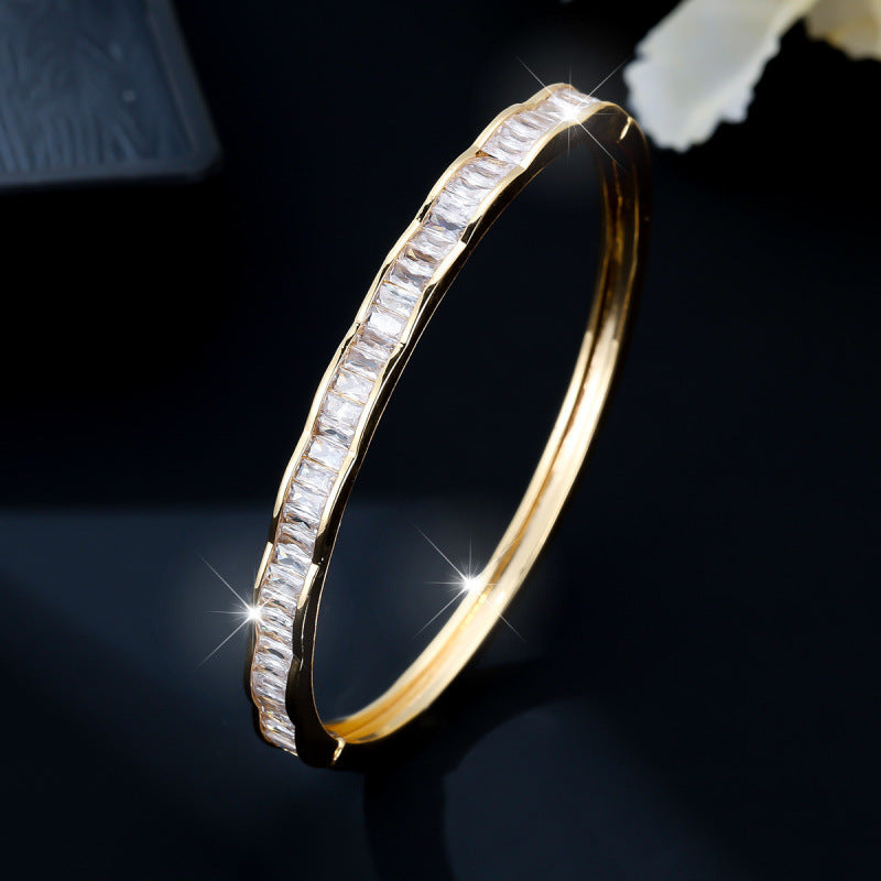Simple Style Women’s Bangle In Copper With Silver Plated Electroplated Finish Featuring Zircon Inlay