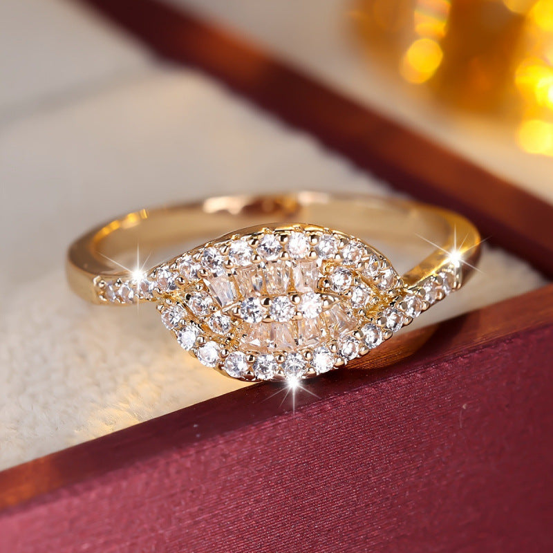 Leaves Pattern Women’s Ring In Gold Electroplated Copper With Zircon Inlay