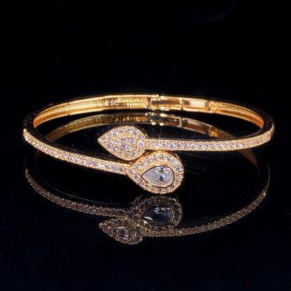 Round Copper Bangle With Electroplated Gold Plating Featuring Zircon Inlay
