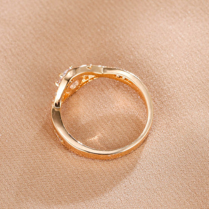 Snowflake Claw Setting Ring For Women In Simple Style, Electroplated Copper With Moissanite Inlay