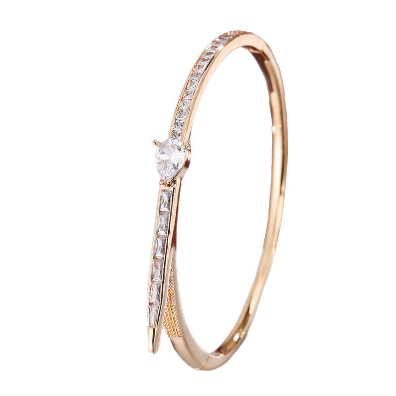 Simple Style Women’s Copper Bangle With Electroplated Gold Plating And Zircon Inlay
