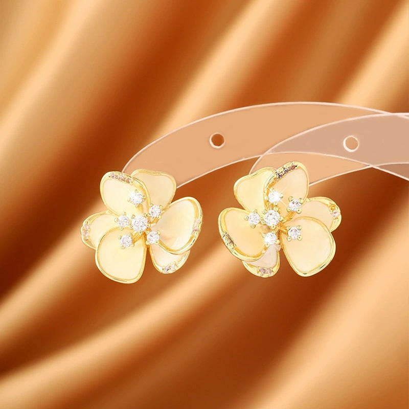 Flowers Stud Earrings For Women In Copper Featuring Design