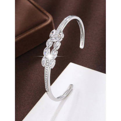 Simple Style Women’s Copper Bangle With Zircon Inlay, Electroplated Gold Plating