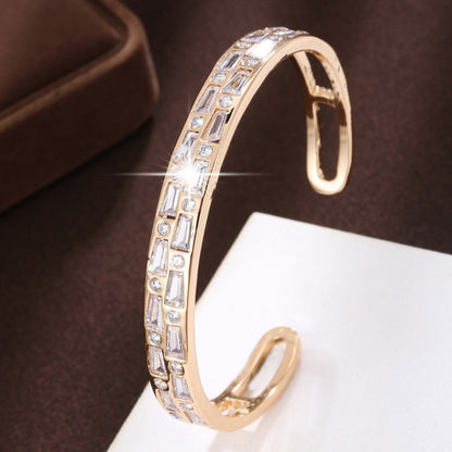 Simple Style Copper Bangle With Electroplated Gold Plating And Zircon Inlay Gem Design
