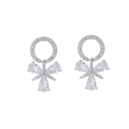 Simple Style Flowers Stud Earrings In Copper With Electroplated Finish, Available In White