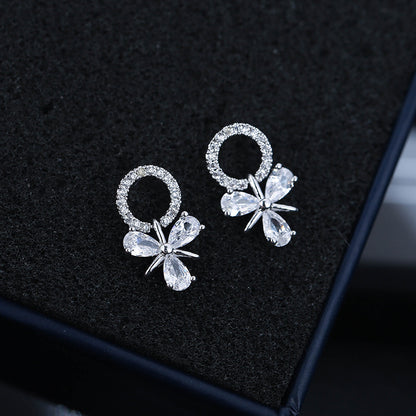 Simple Style Flowers Stud Earrings In Copper With Electroplated Finish, Available In White