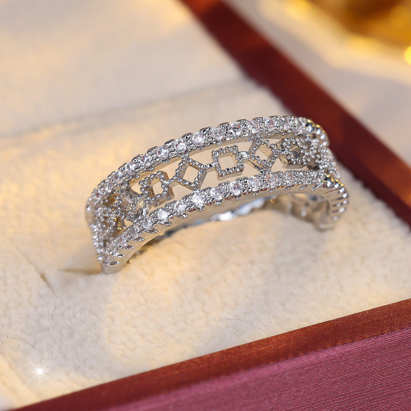 Simple Style Irregular Copper Ring For Women With Zircon Inlay In Gold