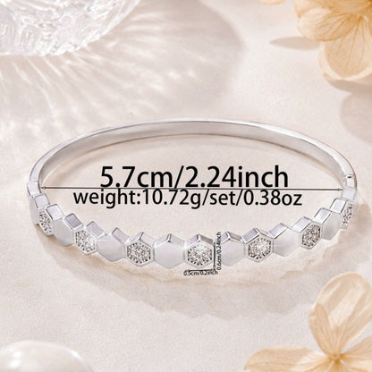 Elegant Honeycomb Bangle In Electroplated Copper Featuring A Stylish Gold Plating Process