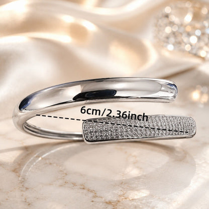 Asymmetrical Copper Bangle In Gold Featuring Simple Style, Perfect For Daily Wear