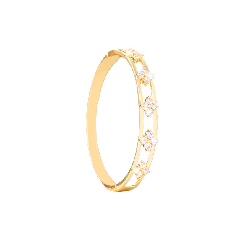 Lucky Heart Bangle For Women In Electroplated Copper With Zircon Inlay