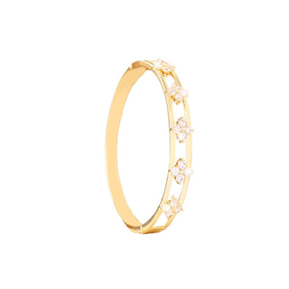 Lucky Heart Bangle For Women In Electroplated Copper With Zircon Inlay