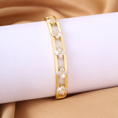 Lucky Heart Bangle For Women In Electroplated Copper With Zircon Inlay