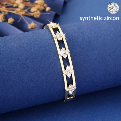 Lucky Heart Bangle For Women In Electroplated Copper With Zircon Inlay