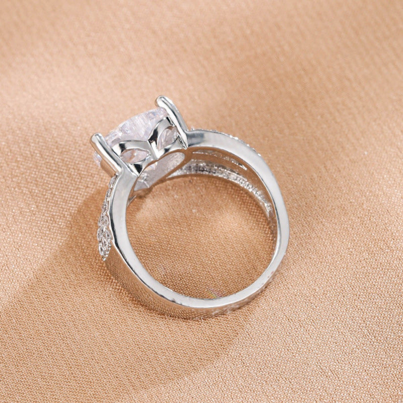 Heart Shape Ring For Women In White, Copper Material With Electroplated Gold Plating And Zircon Inlay