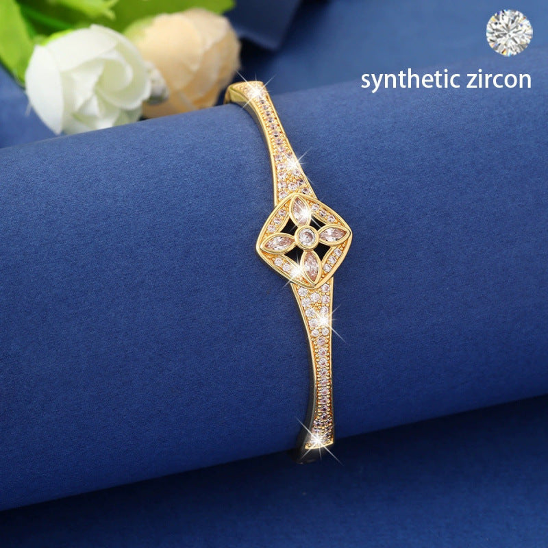 Heart Shape Inlay Bangle For Women, Electroplated Copper With Zircon Inlay, Elegant And Stylish Jewelry