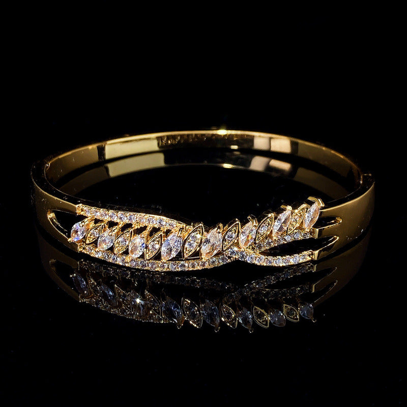 Women’s Electroplated Copper Bangle With Zircon Inlay, Featuring Gold Color Finish