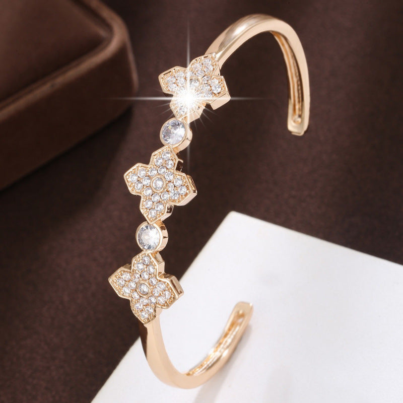 Electroplated Gold Copper Bangle With Zircon Inlay Featuring Elegant Flowers Design