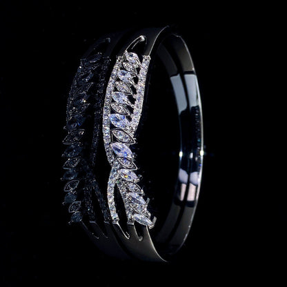 Women’s Electroplated Copper Bangle With Zircon Inlay, Featuring Gold Color Finish