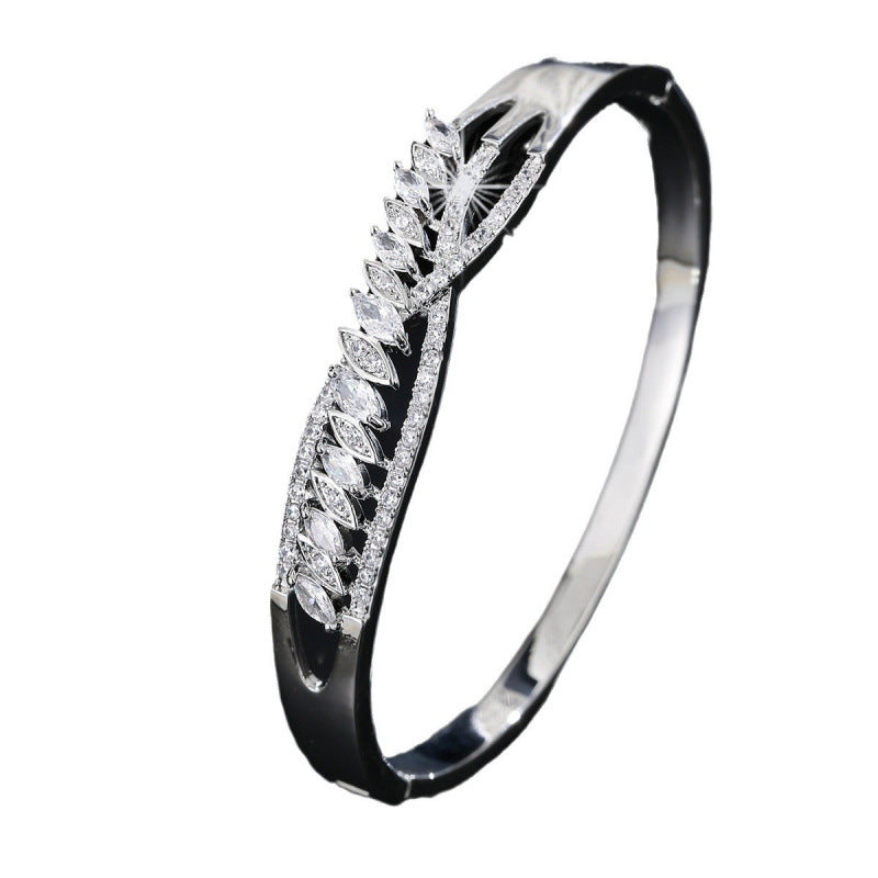Women’s Electroplated Copper Bangle With Zircon Inlay, Featuring Gold Color Finish