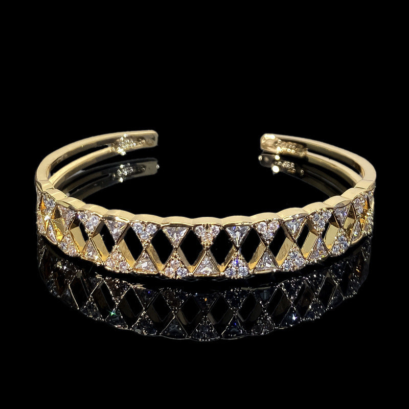 Elegant Flowers Inlay Bangle For Women, Copper Material With Zircon Inlay, Electroplated Gold Plating