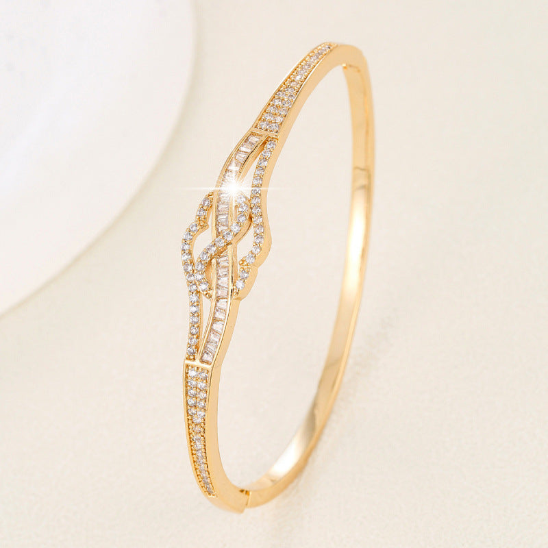 Irregular Inlay Copper Bangle For Women In Simple Style With Electroplated Gold Plating And Rhinestone Details