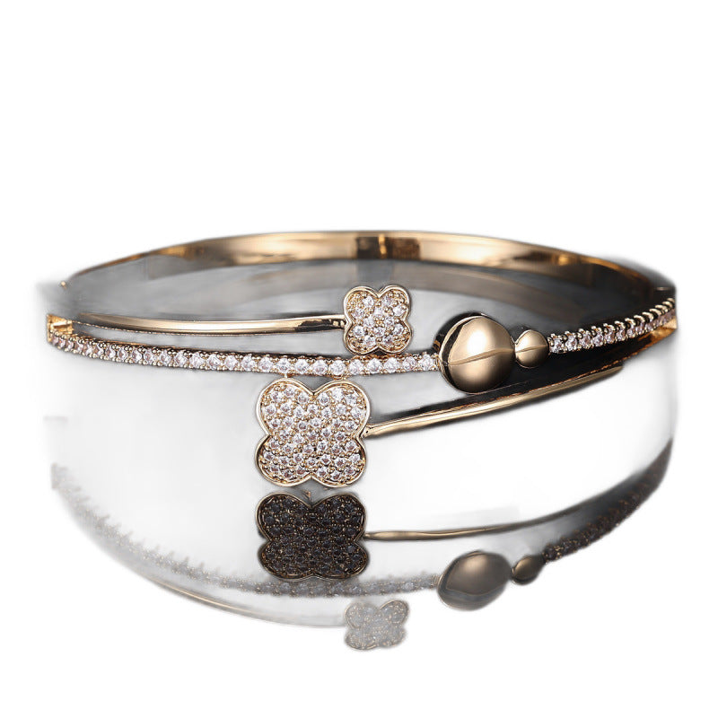 Lucky Heart Copper Bangle With Zircon Inlay, Simple Style For Women