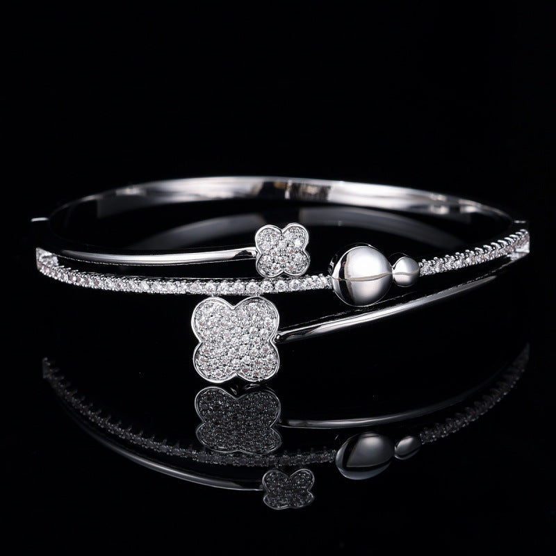 Lucky Heart Copper Bangle With Zircon Inlay, Simple Style For Women