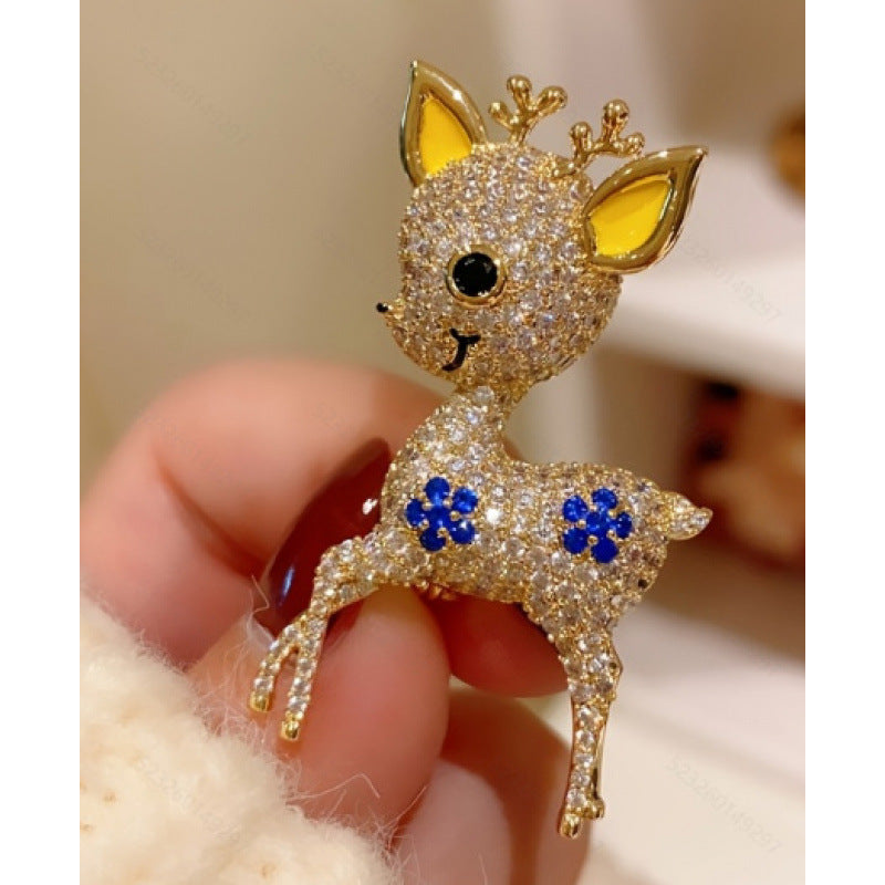 Deer Pin Made Of Copper With Zircon Inlay, Electroplated Finish, Perfect For Christmas